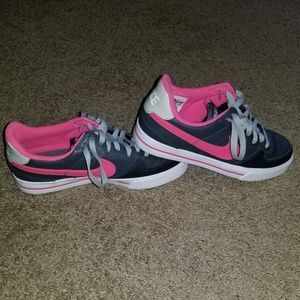 Womens Air Force 1's